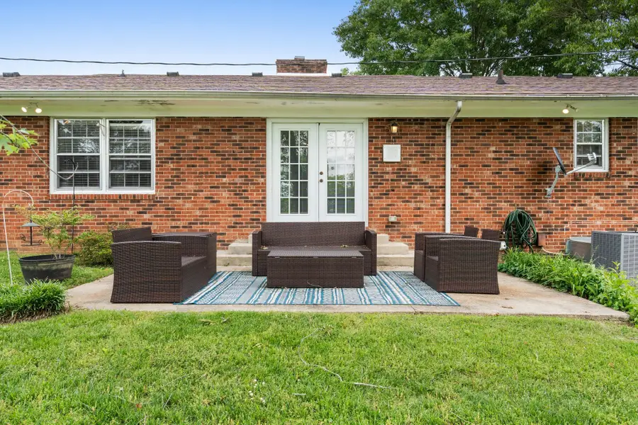 705 Dow Dr, Shelbyville, TN 37160 - #2