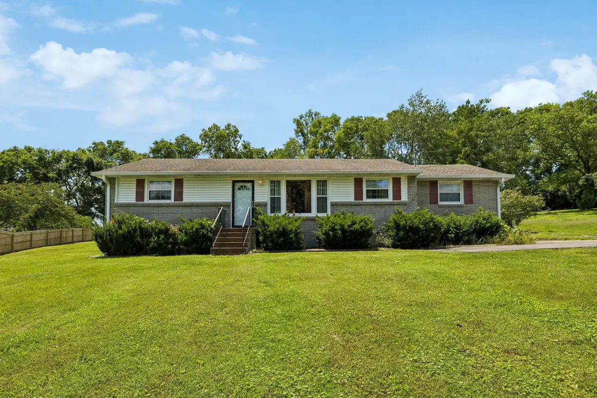 204 Swift Dr, Goodlettsville, TN 37072 - #1