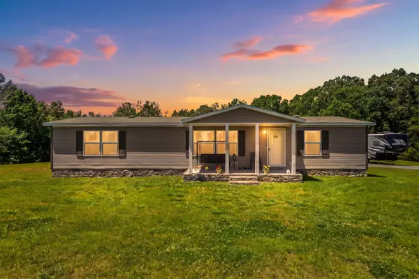 5555 King Robert Ln, Westmoreland, TN 37186