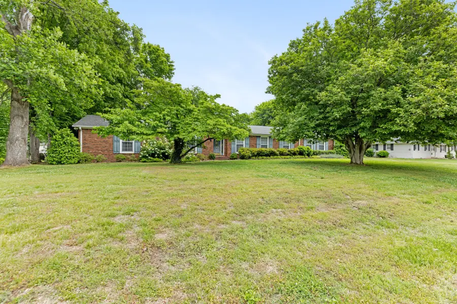 104 Fairmont Dr, Franklin, TN 37064 - #3