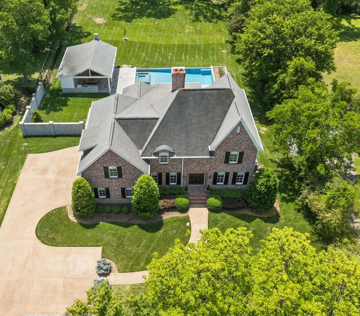 755 Bresslyn Rd, Nashville, TN 37205 - #1