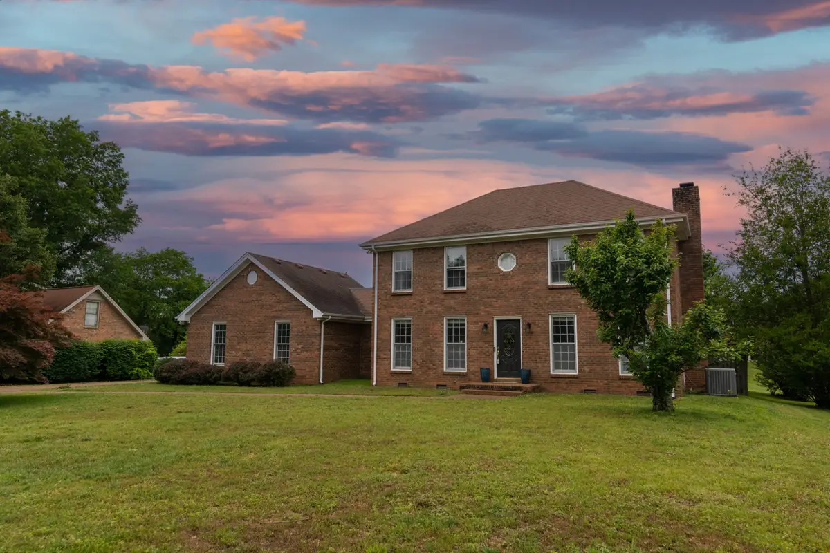 522 W Point Dr, Clarksville, TN 37043 - #1
