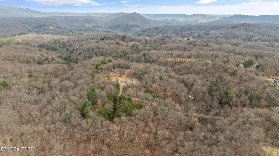 222 Heritage Hills Rd, Harriman, TN 37748 - #3