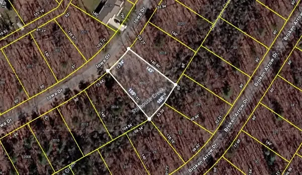 2016 Iowa Dr, Crossville, TN 38572