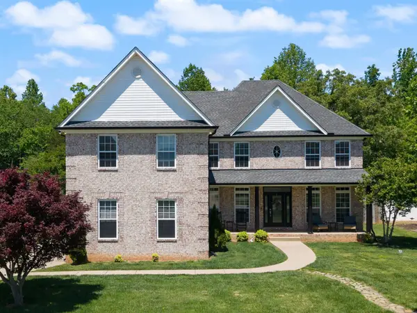 1135 Kacie Dr, Pleasant View, TN 37146