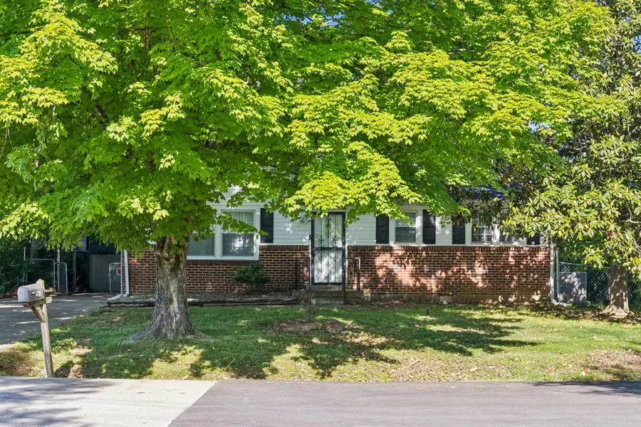 810 Country Club Dr, Clarksville, TN 37043 - #2