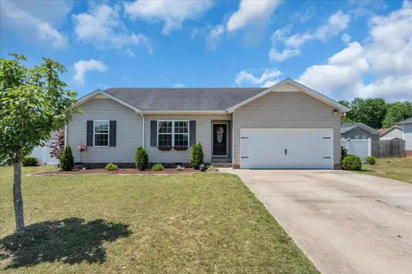 211 Williamsburg Cir, Tullahoma, TN 37388