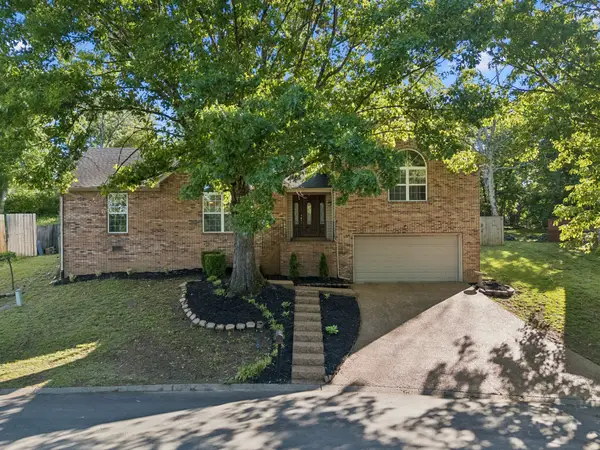 108 Redbud Dr, Hendersonville, TN 37075
