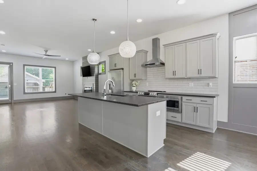 1826 Knowles St, Nashville, TN 37208 - #3