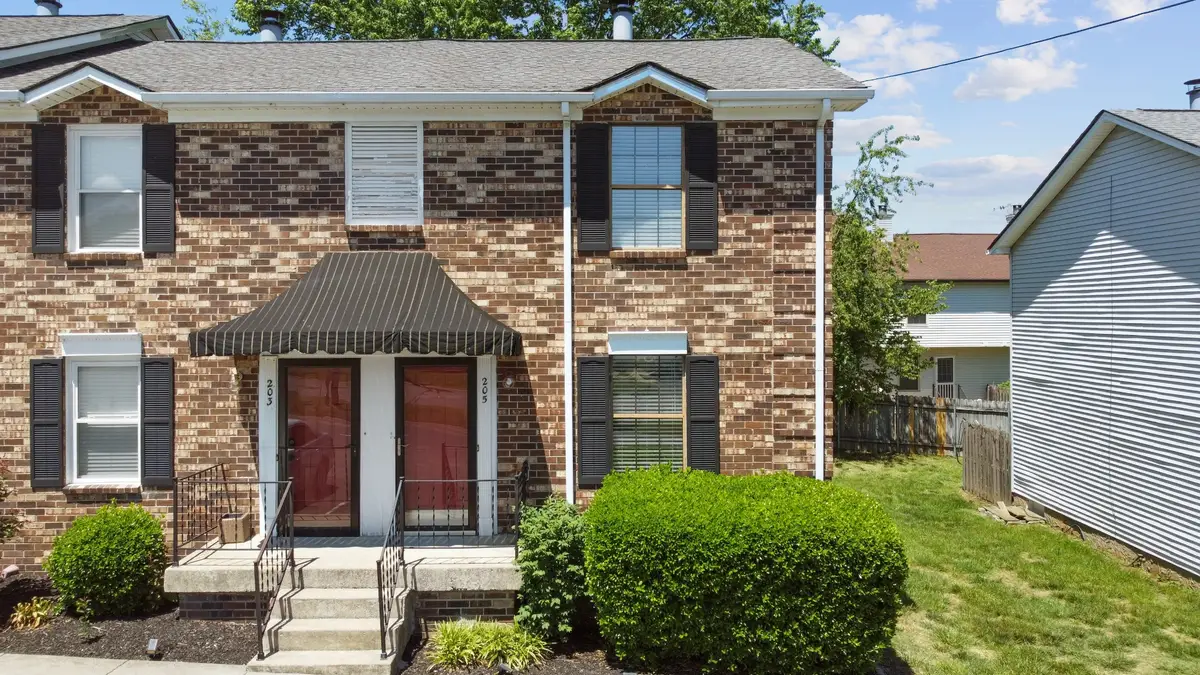 205 Edgewood Dr, Hendersonville, TN 37075 - #1