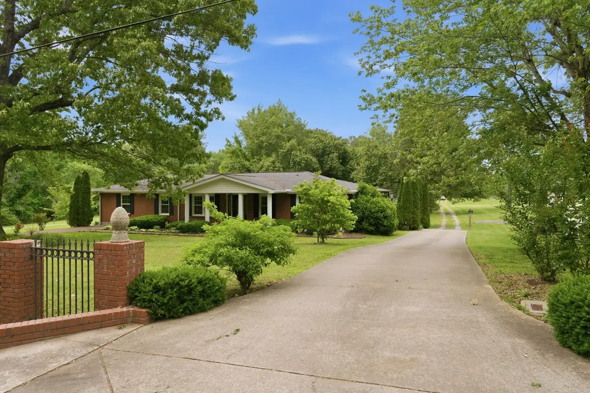 4449 Washington Rd, Greenbrier, TN 37073 - #1