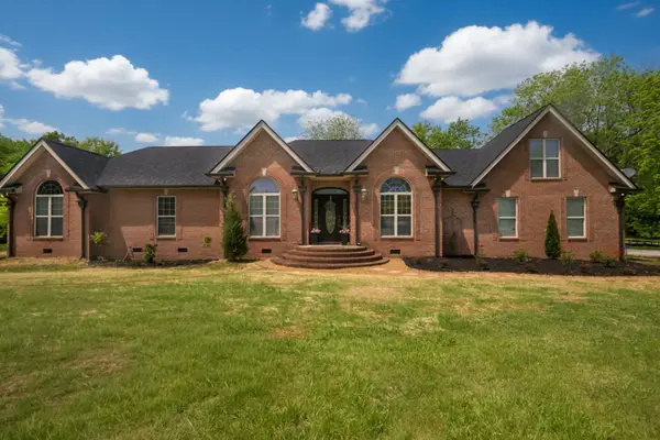 1900 Rocky Valley Rd, Lebanon, TN 37090