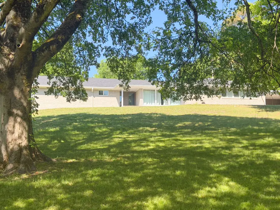133 Sunset Dr, Pulaski, TN 38478 - #2
