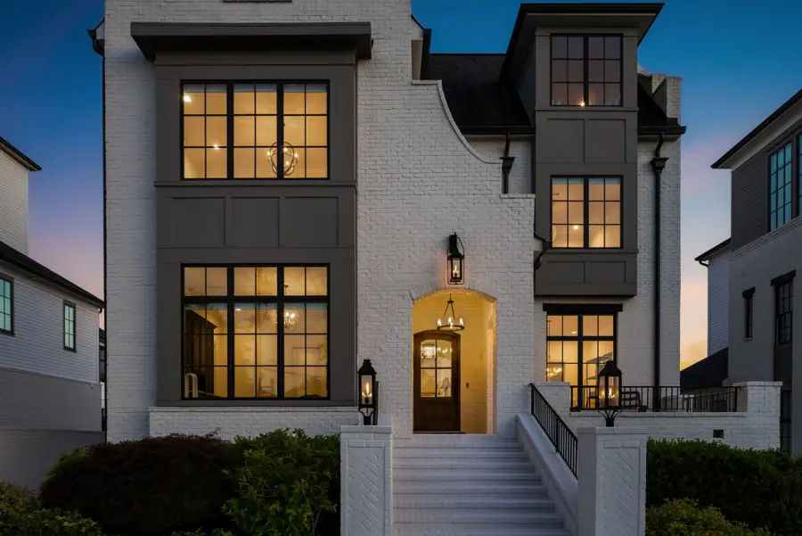 215 La Vista Dr, Nashville, TN 37215 - #2