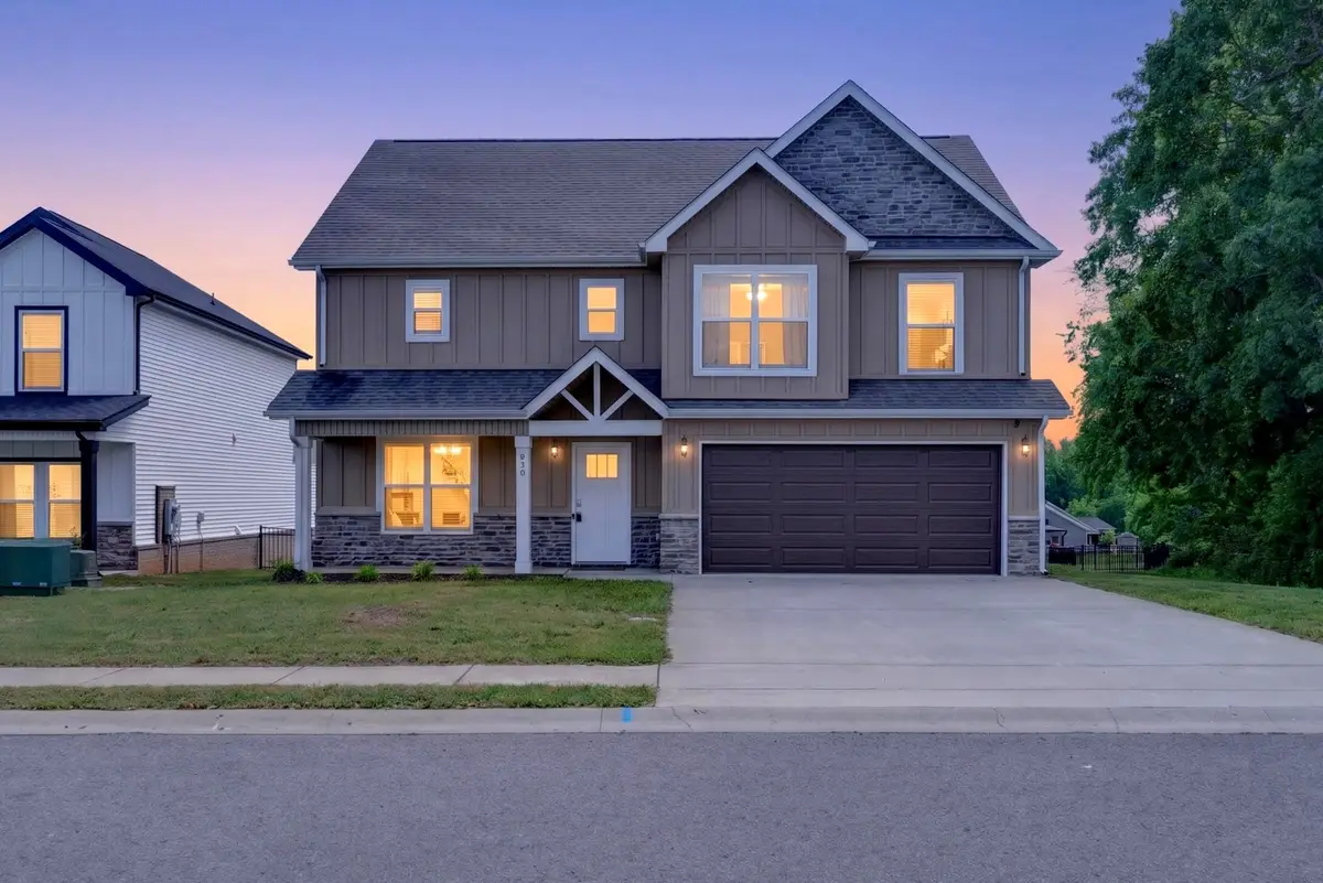 960 Princeton Dr, Clarksville, TN 37042 - #1