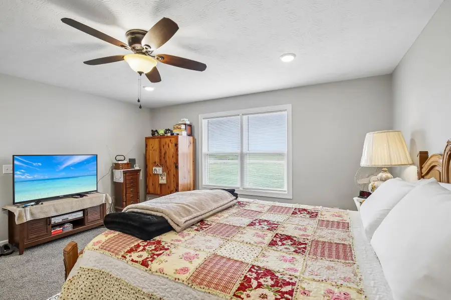 361 Elton Ln, Lafayette, TN 37083 - #2