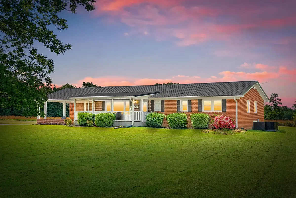 3824 Oakwood Rd, Woodlawn, TN 37191 - #1