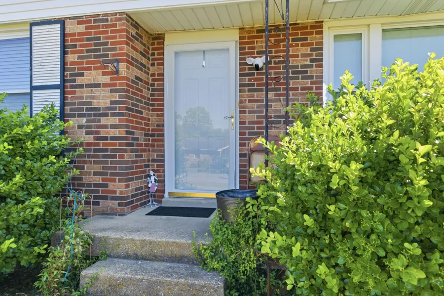 105 S Valley Rd, Hendersonville, TN 37075 - #2