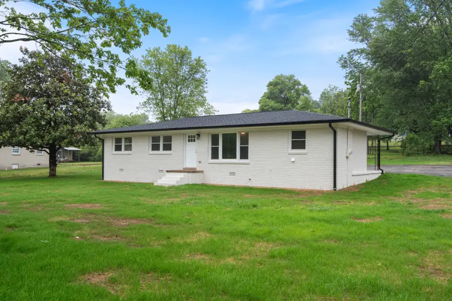 113 Brook St, McEwen, TN 37101 - #2