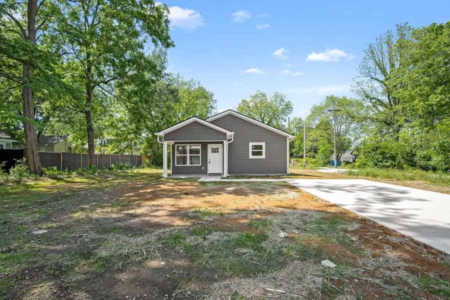 208 Decherd Street W, Tullahoma, TN 37388 - #2