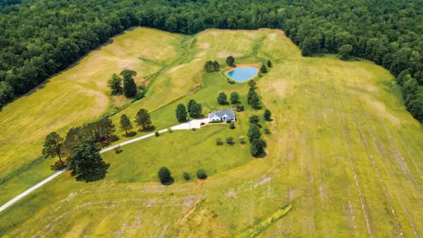 430 Hurricane Creek Dr, Stewart, TN 37175