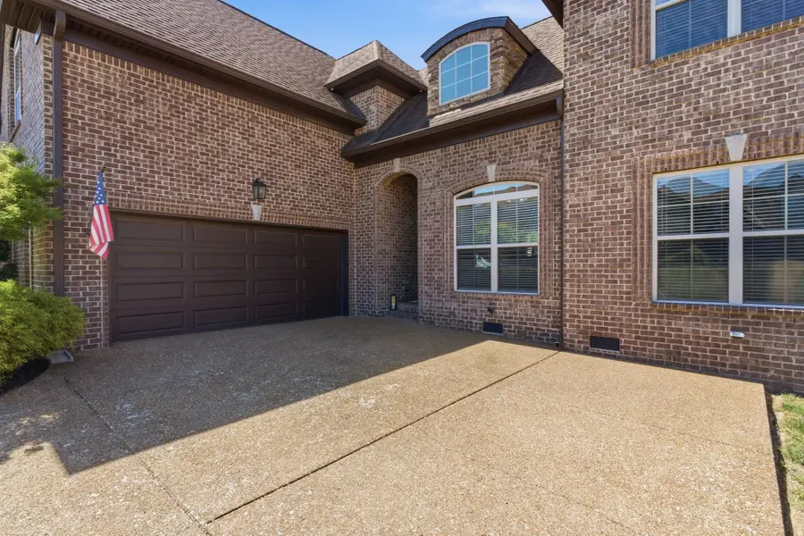 209 Karen Dr, Mount Juliet, TN 37122 - #2