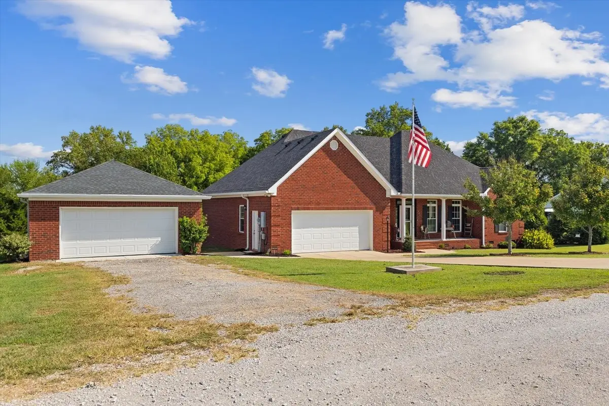 605 Compton Ln, Columbia, TN 38401 - #1