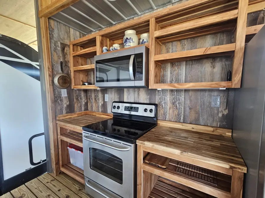 628 River Rd, Clifton, TN 38425 - #3