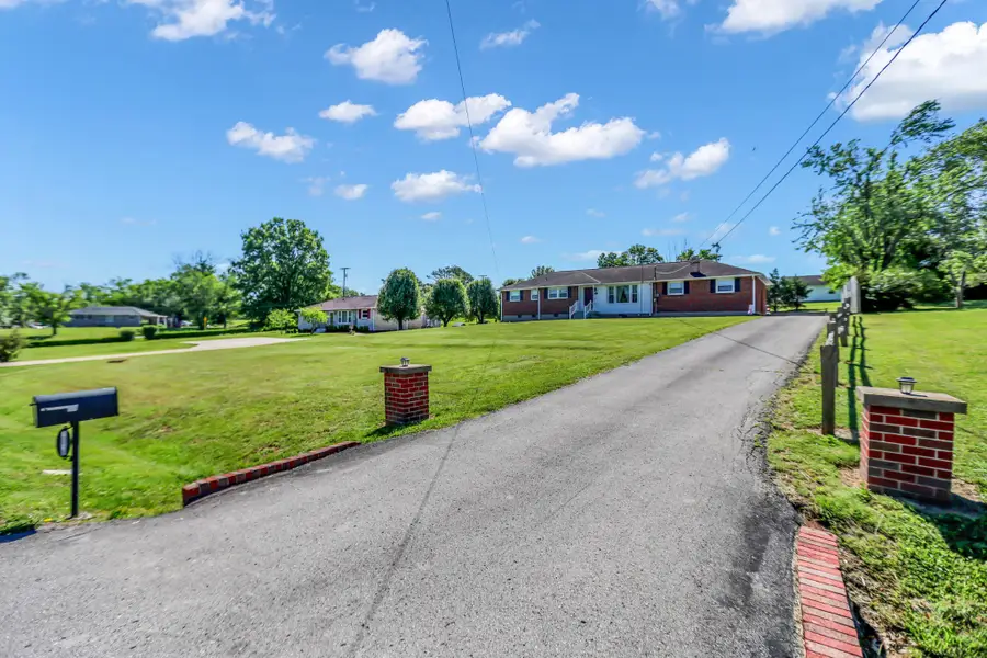 1018 N Graycroft Ave, Madison, TN 37115 - #3