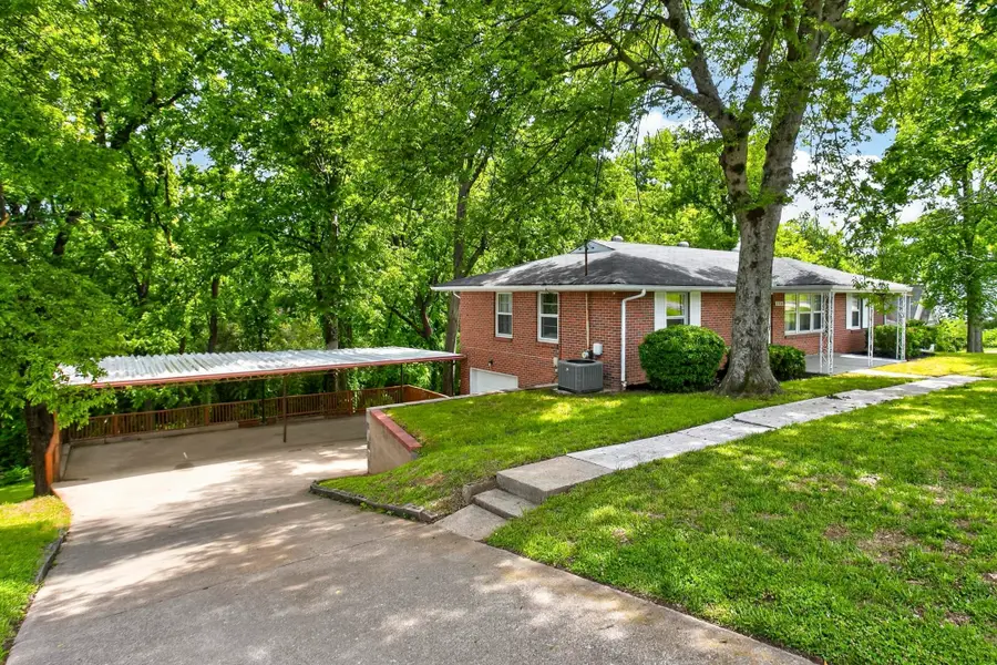 2226 Weona Dr, Nashville, TN 37214 - #2