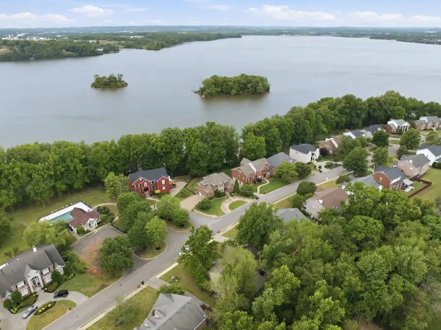 100 Lakecrest Cir, Hendersonville, TN 37075 - #2