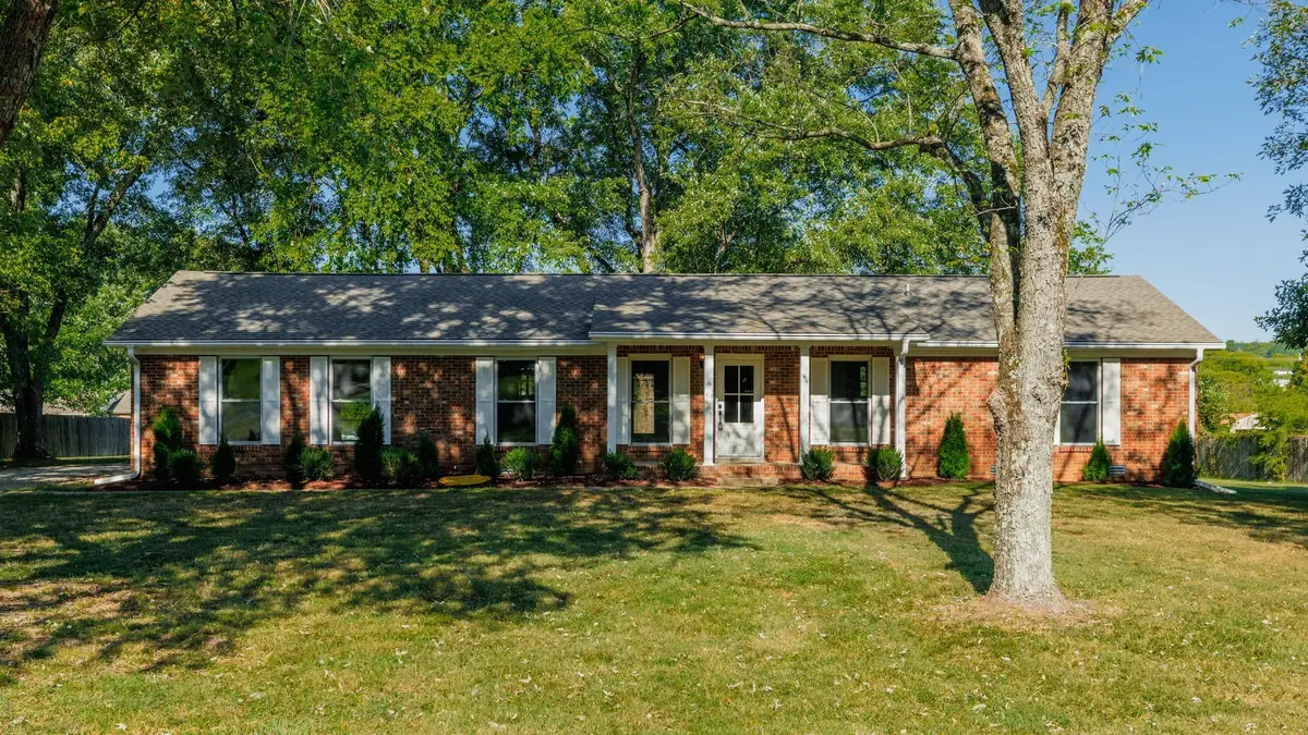 548 Hillside Ln, Gallatin, TN 37066 - #1