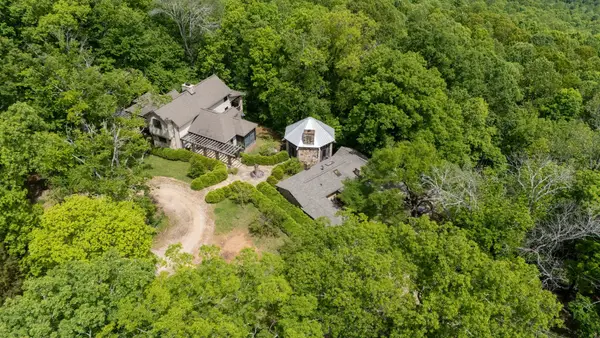 167 Pollywood Ln, Sewanee, TN 37375