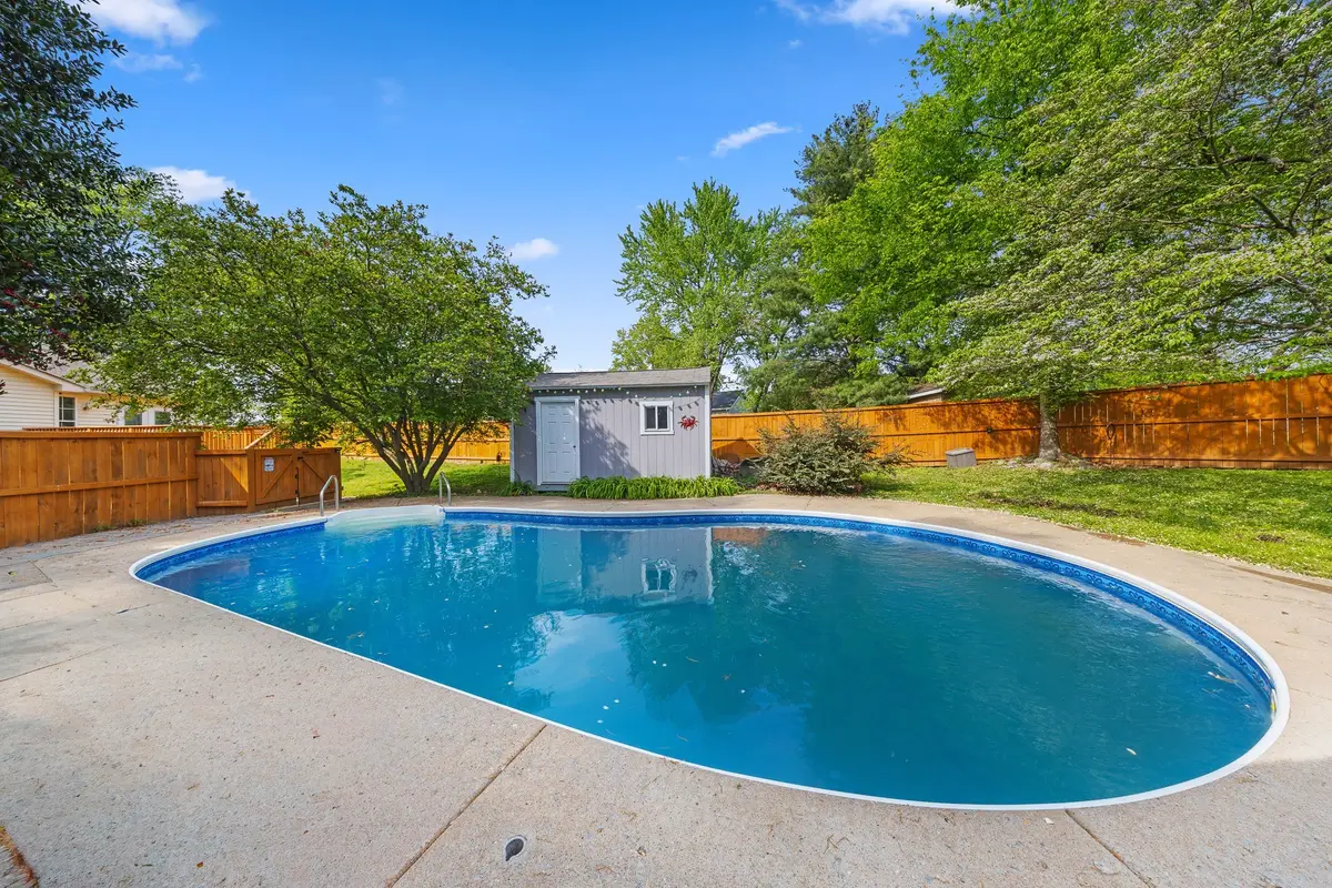 195 Cherokee Rd, Hendersonville, TN 37075 - #1