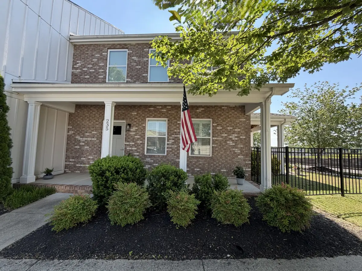 235 Augusta Ave, Pleasant View, TN 37146 - #1