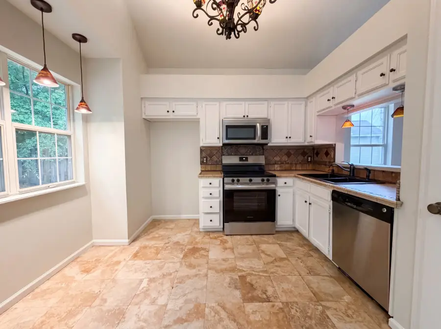 4046 Farmingham Woods Dr, Hermitage, TN 37076 - #2