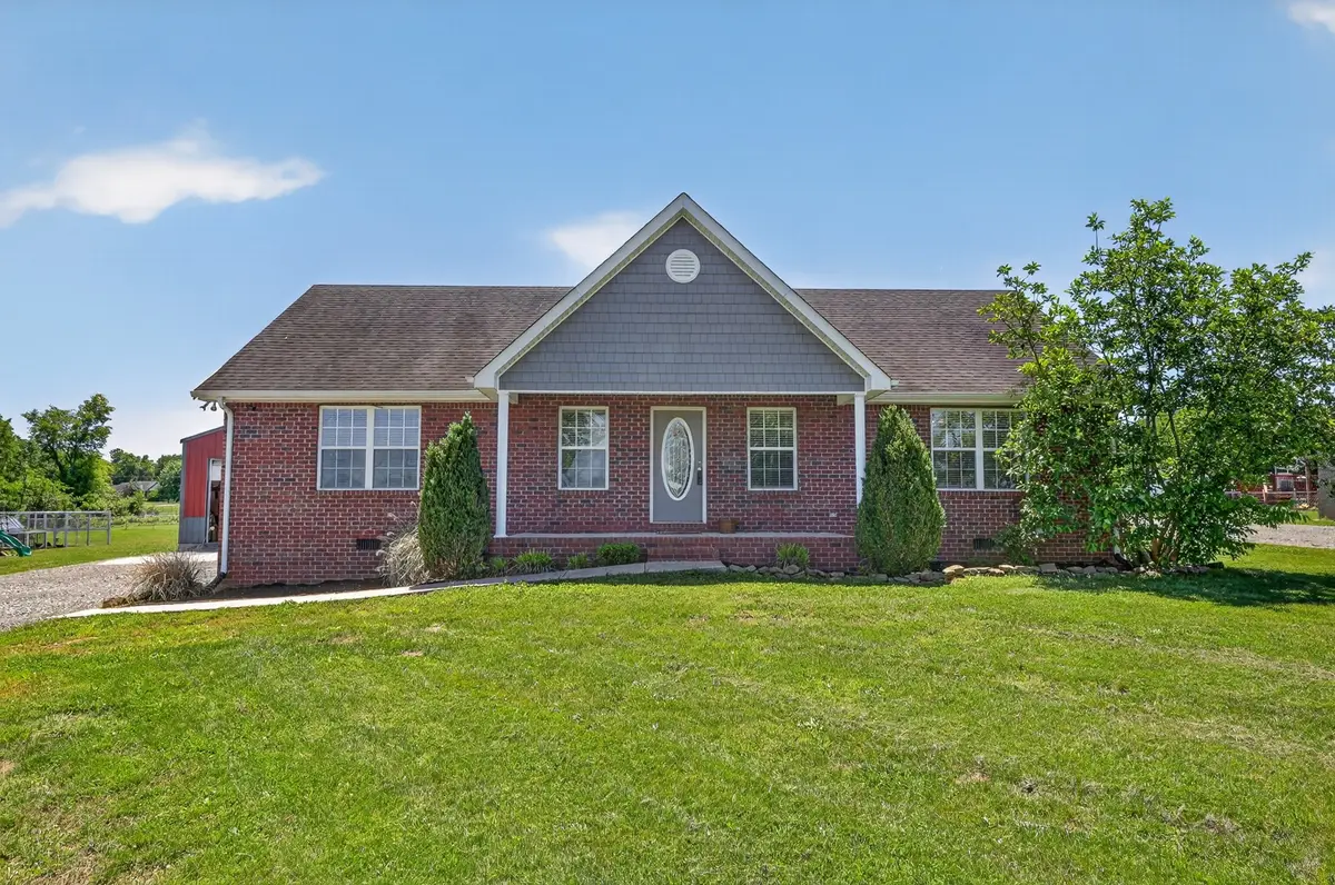 1014 Spire Way Dr, Castalian Springs, TN 37031 - #1