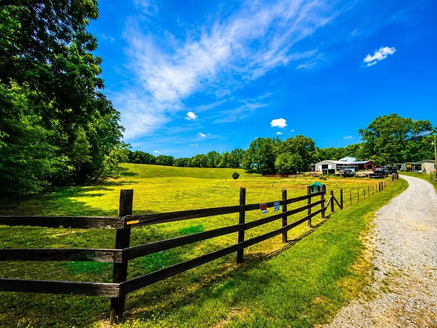 1126 Cedar Creek Rd, Vanleer, TN 37181 - #2