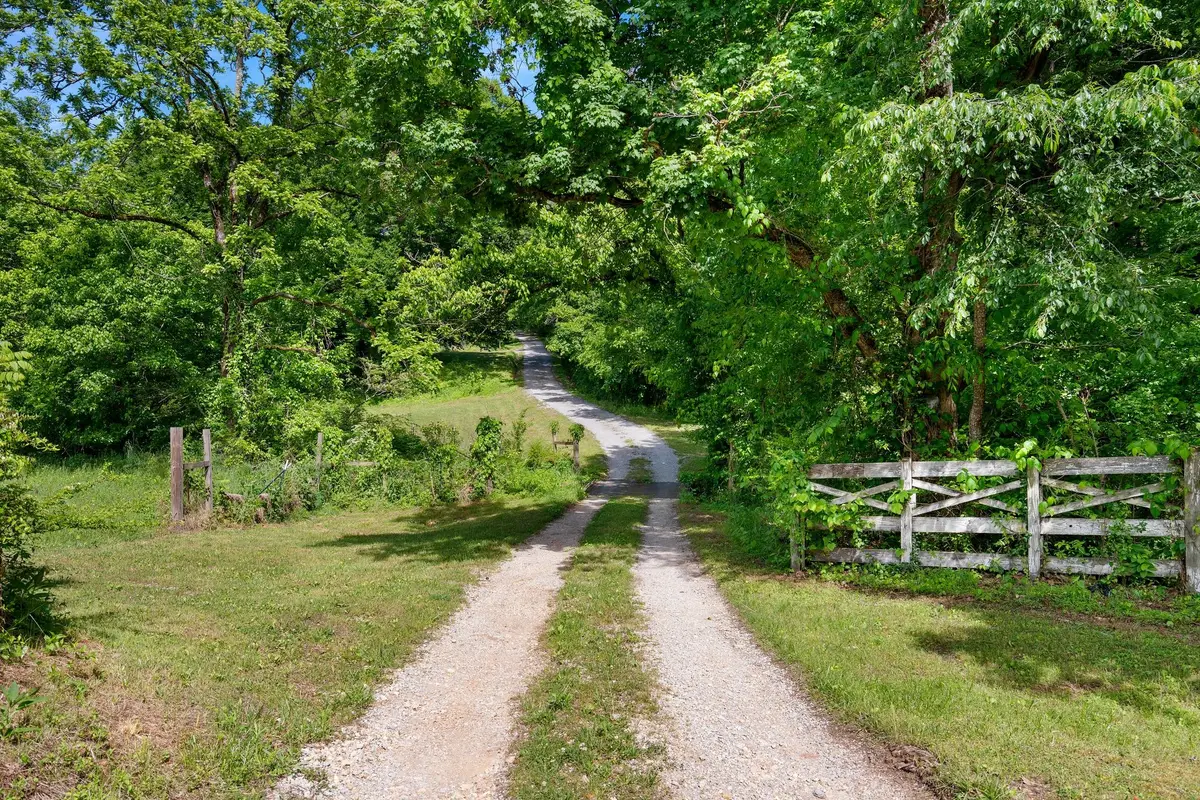 2943 Kerr Hill Rd, Lynnville, TN 38472 - #1