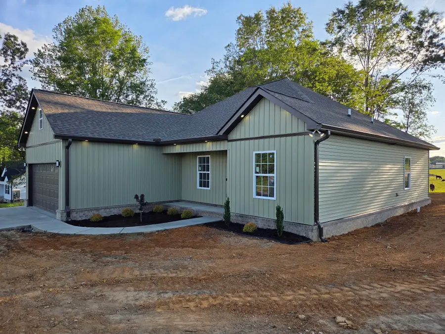591 Oak Tree Drive, McMinnville, TN 37110 - #2