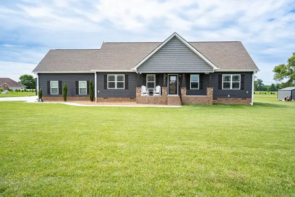 936 Richland Farms Dr, Manchester, TN 37355