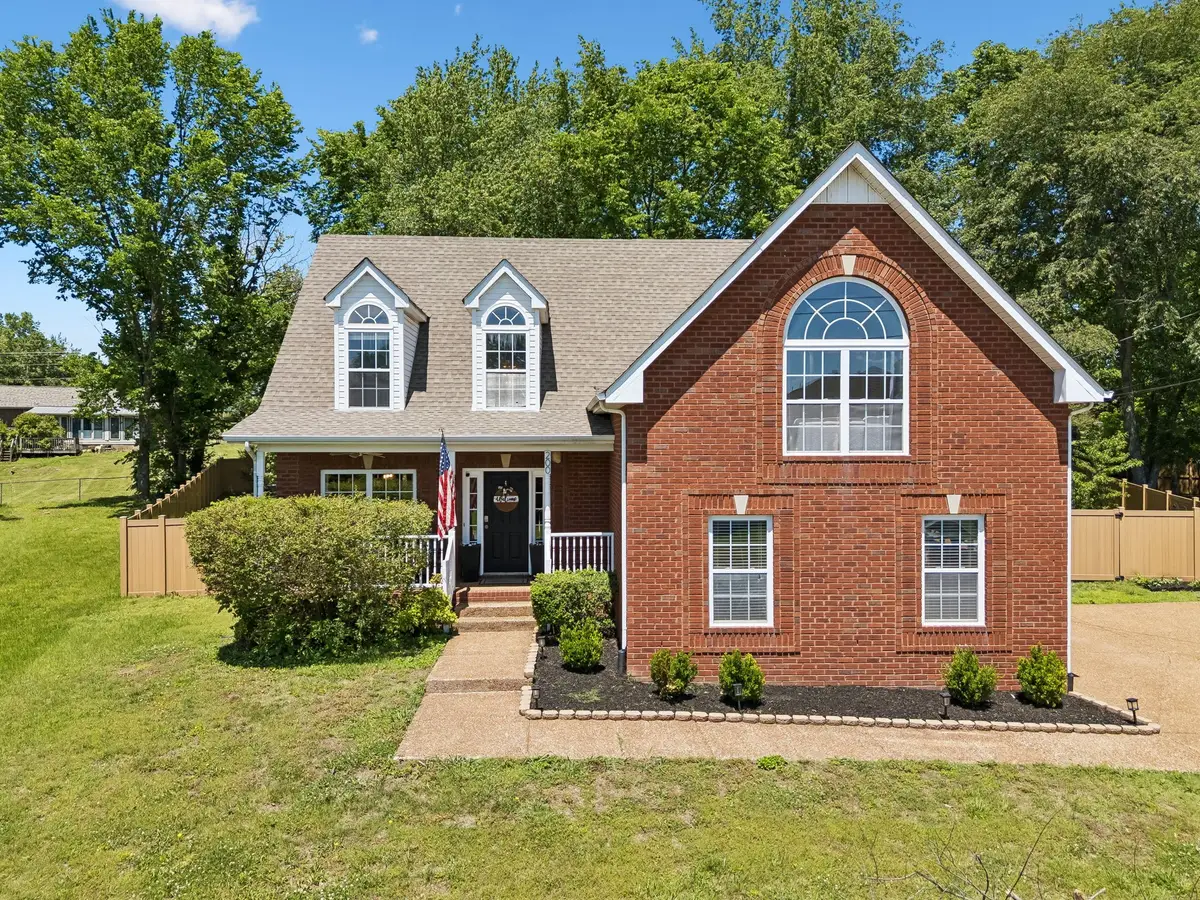 200 Iroquois Dr, White House, TN 37188 - #1