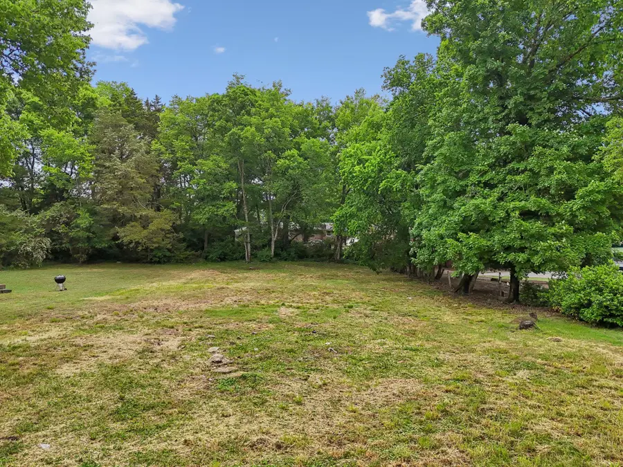 225 E Cedar St, Shelbyville, TN 37160 - #3