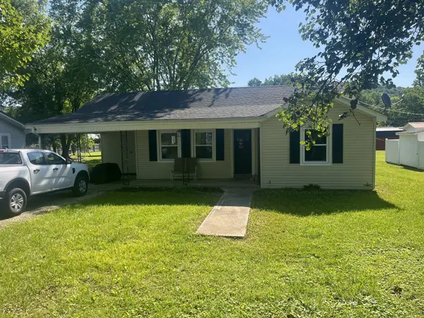 623 Walnut St, Waynesboro, TN 38485