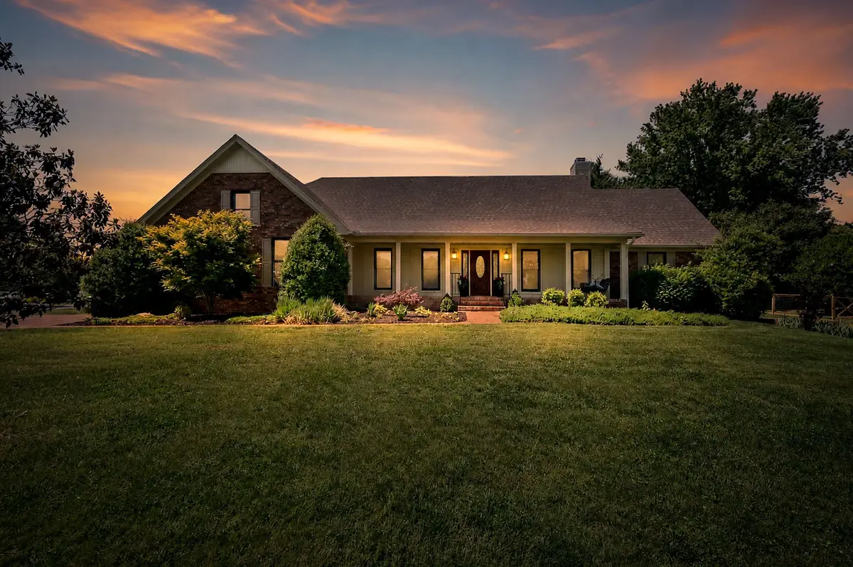 131 Arrowhead Dr, Hendersonville, TN 37075 - #1