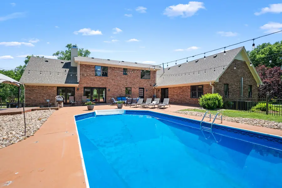 131 Arrowhead Dr, Hendersonville, TN 37075 - #2