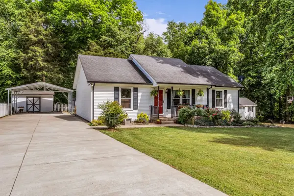2017 Shawnee Ln, Greenbrier, TN 37073