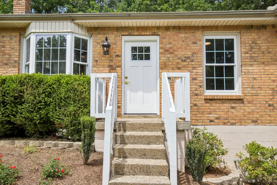 113 Diana Dr, Dickson, TN 37055 - #2