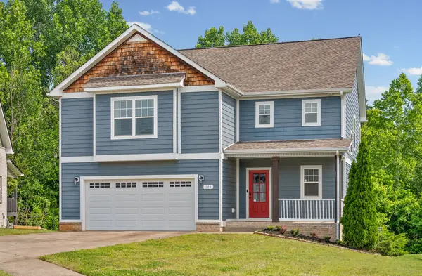 709 Valencia Dr, Clarksville, TN 37043