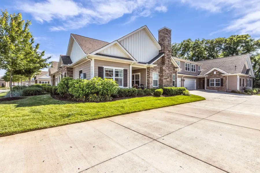 2252 Stonecenter Ln, Murfreesboro, TN 37128 - #2